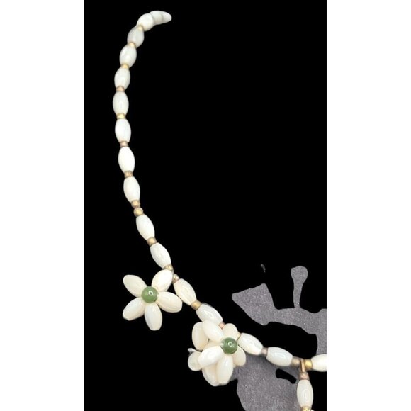 Carved Mother of Pearl Beaded Necklace Handcrafted Flower Jade Accent 16" Choker - Picture 4 of 8
